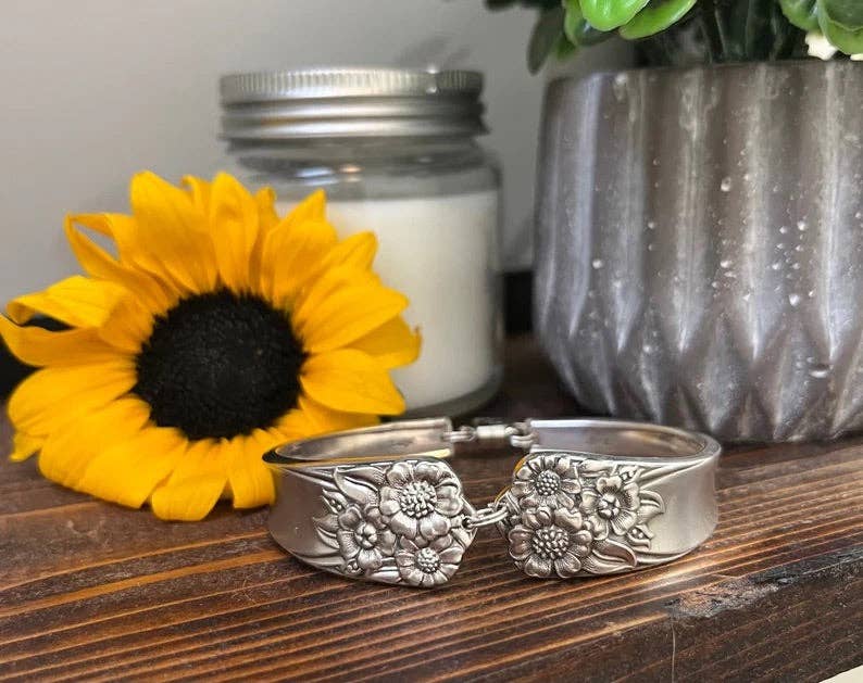April Vintage Bracelet