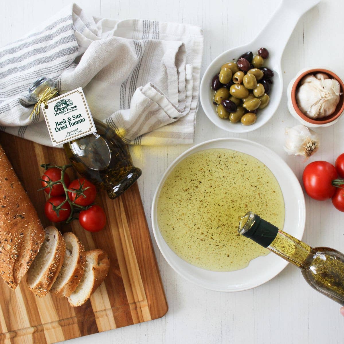 Basil Tomato EVOO Blend – Herby & Flavorful (250mL Cruet)