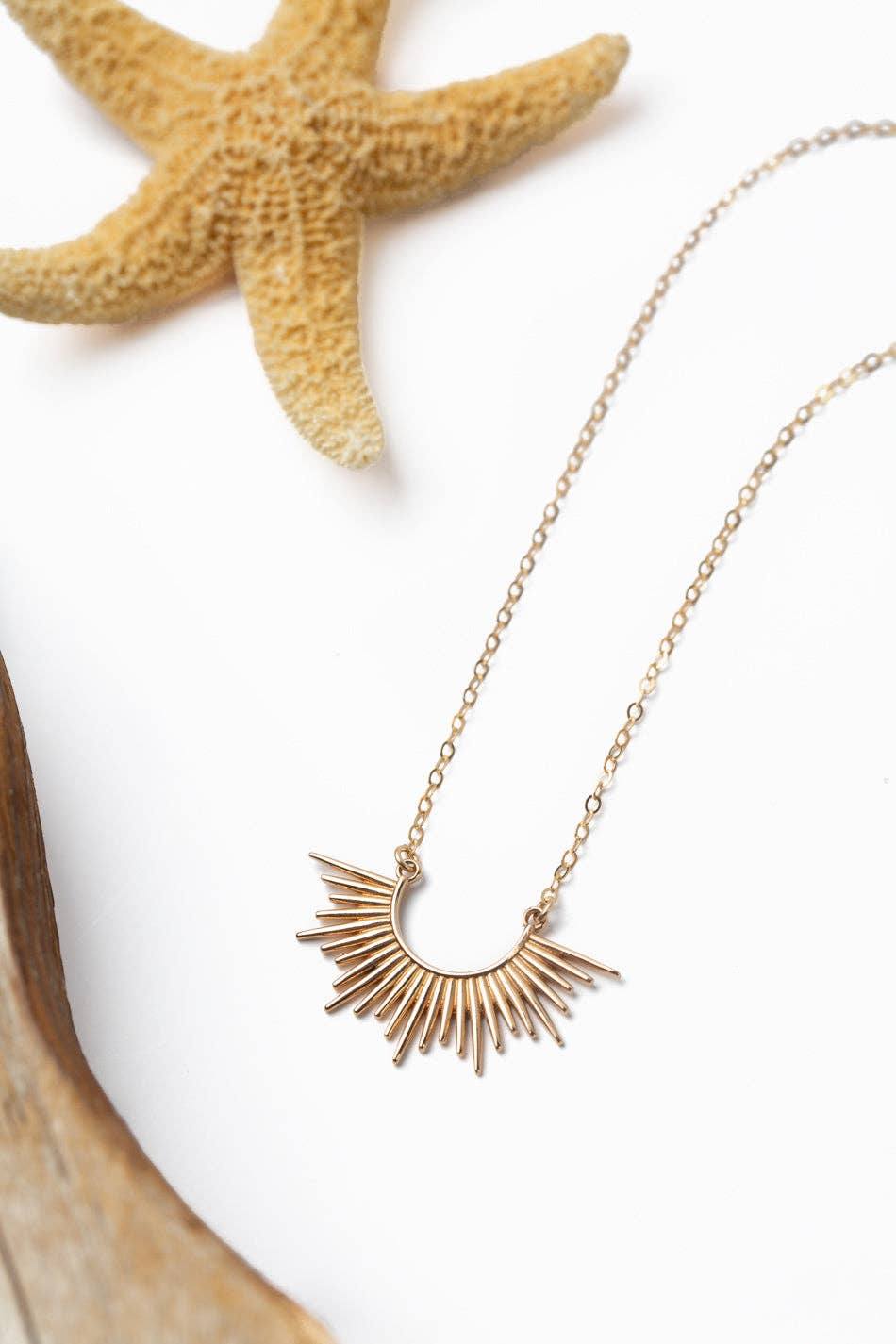 Cabo 16.5-18.5" Sunburst Simple Necklace