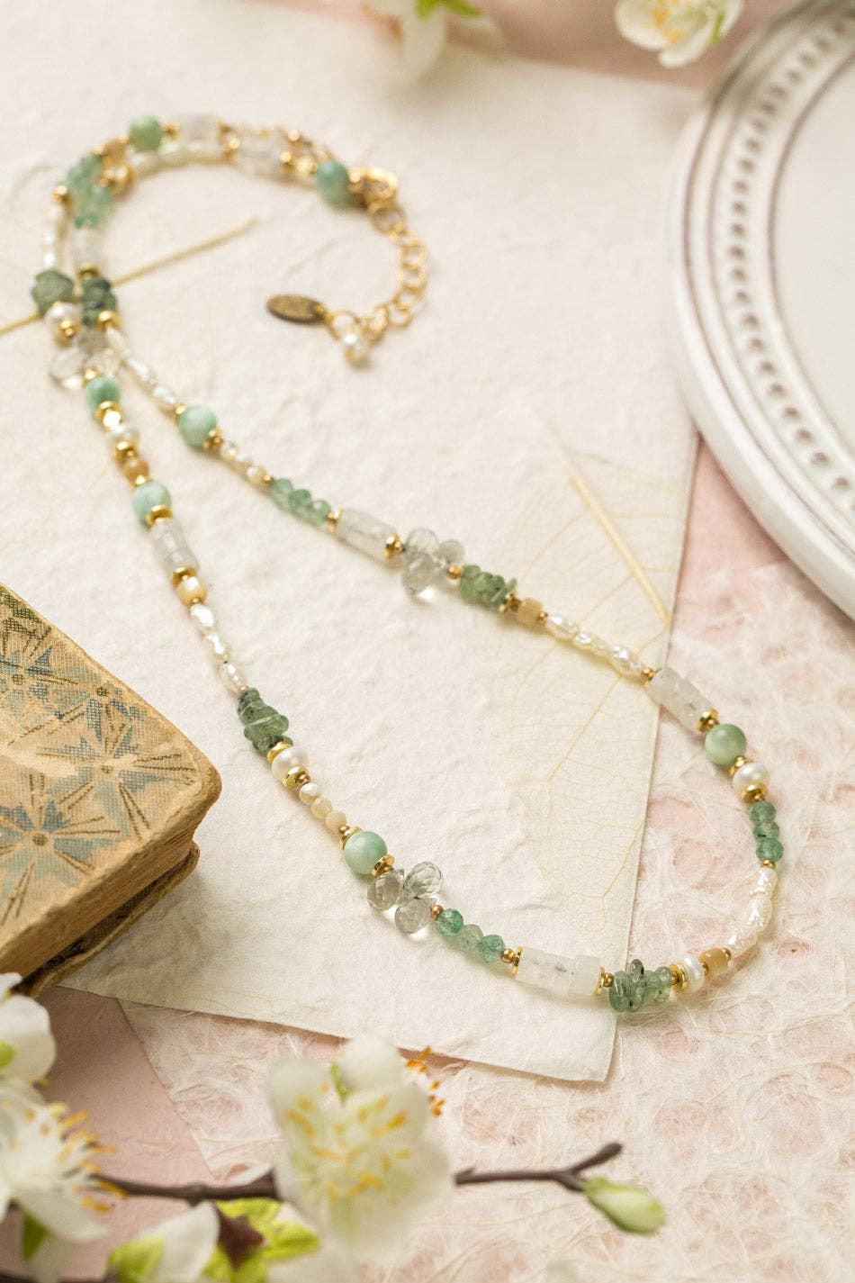 Contentment 20.5-22.5" Green Aventurine, Rainbow Moonstone, Pearl Simple Necklace
