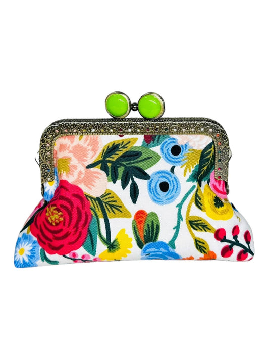 ON THE GO CC Clutch-Garden Party Cream