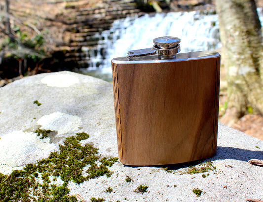 WUDN 6 oz. Wooden Hip Flask