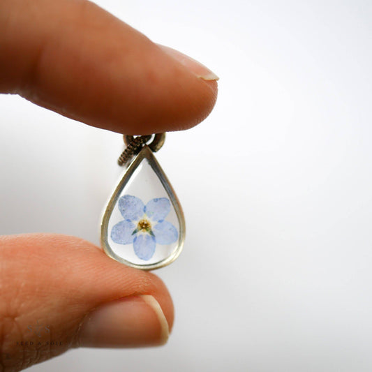 Small Teardrop Pendant: Forgetmenot, Silver, 18" Plain Chain