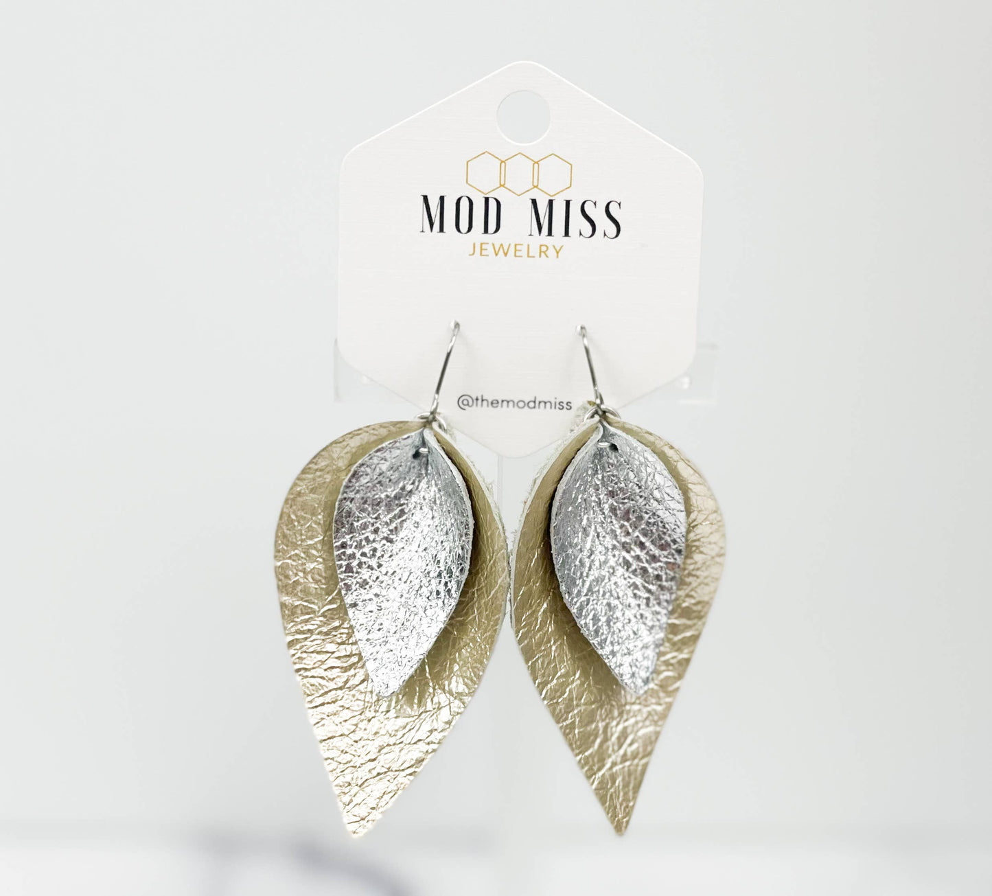 Leather Stacked Petal Earring "MetSilver+MetPearl"